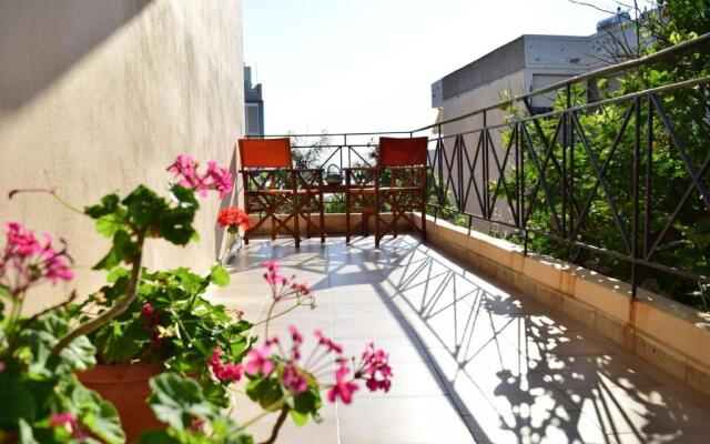 Sunny Sea-View Apartment in Halepa
