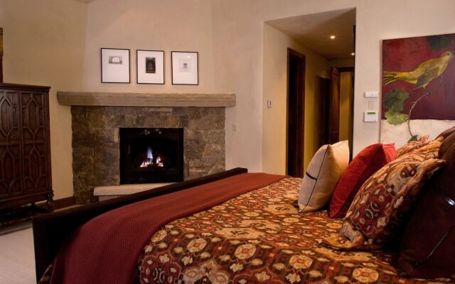 Cloud Nine - Four Bedroom Home