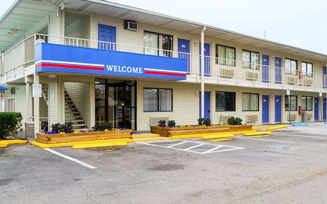 West Ashley Inn