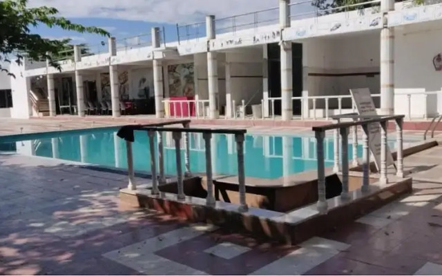 Etranger Resorts