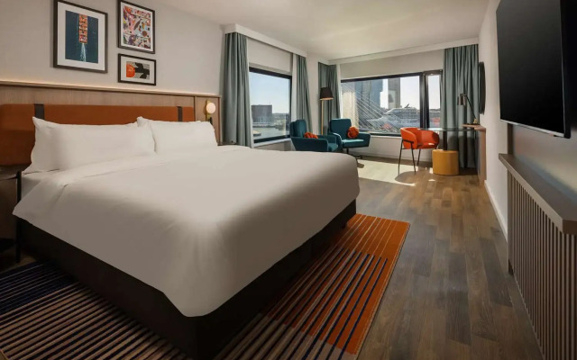 Отель DoubleTree by Hilton Rotterdam Centre