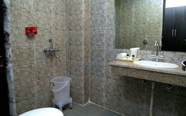 OYO 3712 Chandigarh Grand