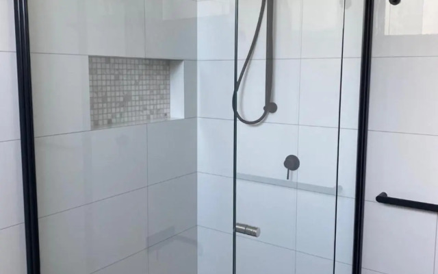 Stylish 2 Bedroom Unit