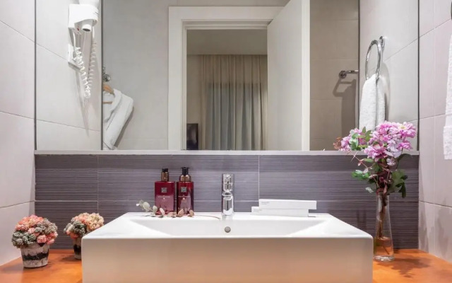 Duquesa Suites Landmark Hotel by Duquessa Hotel Collection