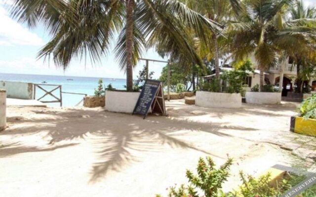 Paradise Beach Bungalows Nungwi