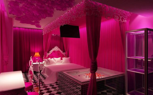 Swan of Love Shenzhen Luohu Hotel