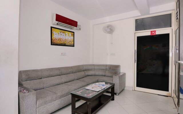 OYO 2041 Hotel Silver Land