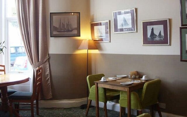 Commodore Guest House