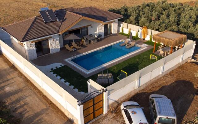 Villa dumi house