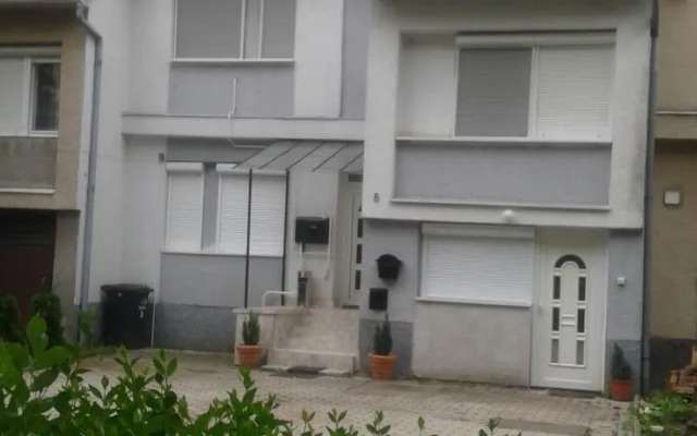 Napsugár Apartmanház