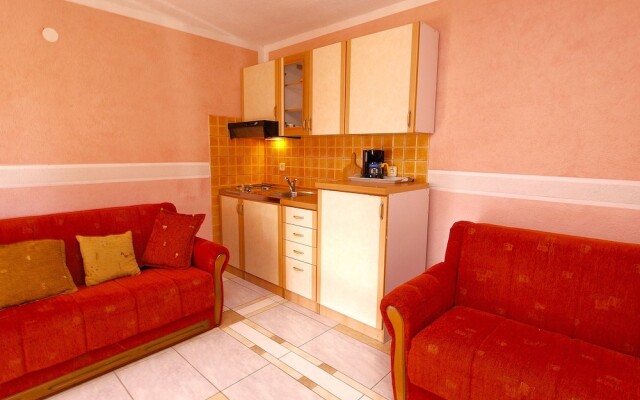 Apartments Orange 709