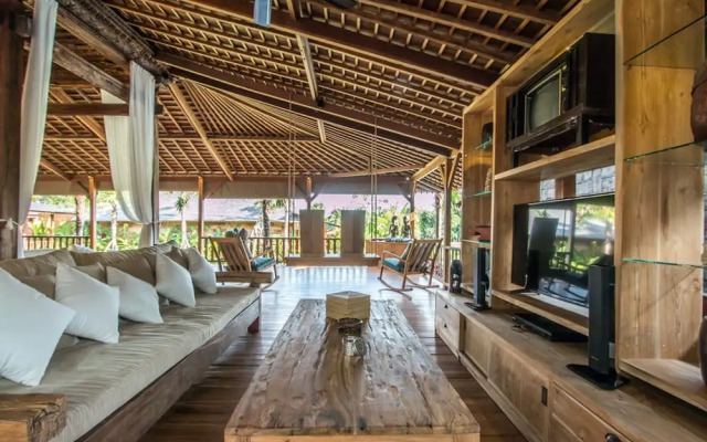Marika Sawah 2 Villas-11Bedroom Private Pool