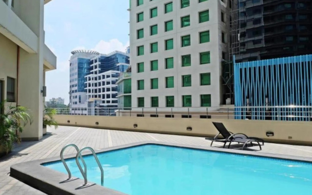 Mandarin Plaza Hotel
