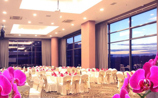 Acappella Suite Hotel