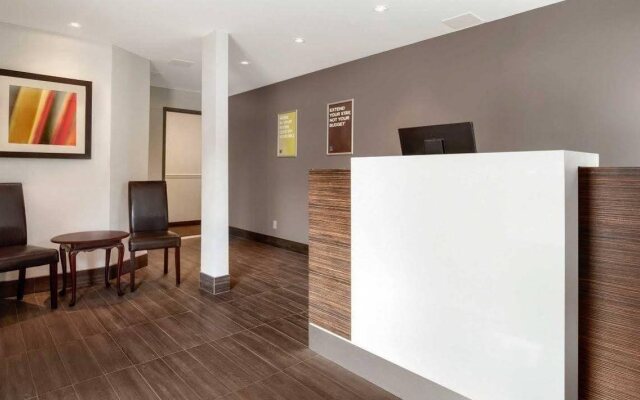 Studio 6 Toronto