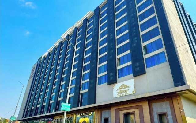 Skyline luxury in pink city