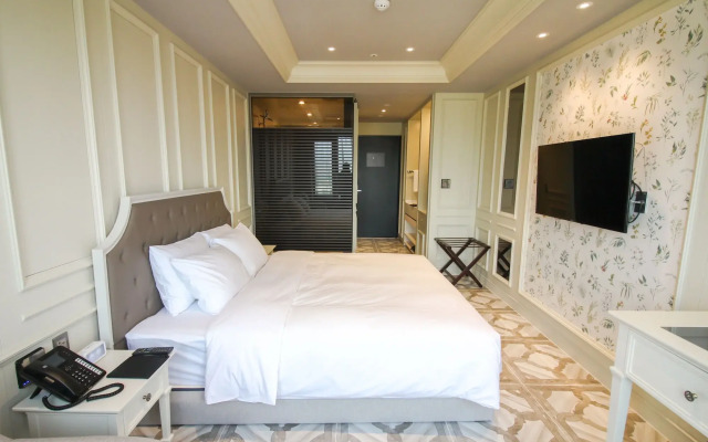 Golden Tulip Ever Yongin Hotel