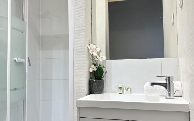 B 2067- Tour Eiffel - Appartement Cosy