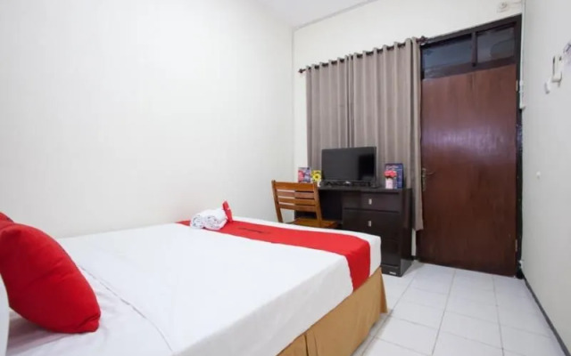 RedDoorz near Tugu Pahlawan Surabaya