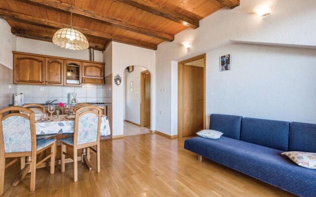 Stunning Home in Lovran With Wifi and 2 Bedrooms