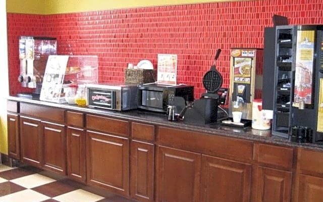 Town House Inn & Suites
