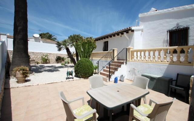 Golondrina - panoramic hillside holiday house in Moraira