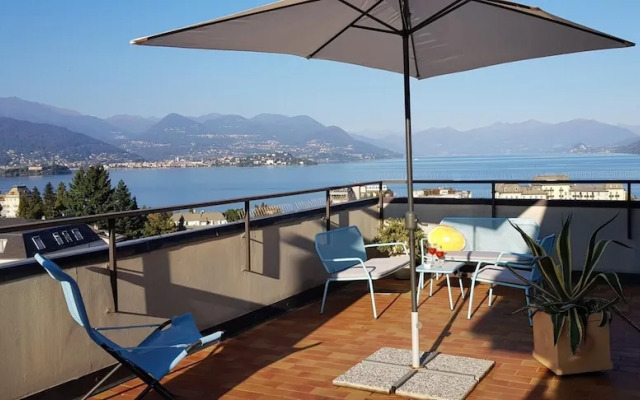 Terrace Lake View apt in Stresa With Lake View