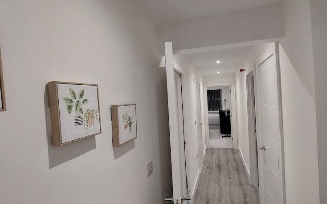 Modern 2 Bedroom Apartments - Camberley
