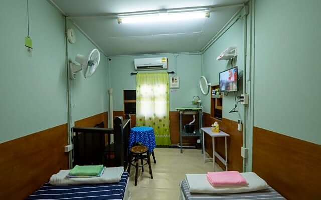 Sip N' Camp - Hostel