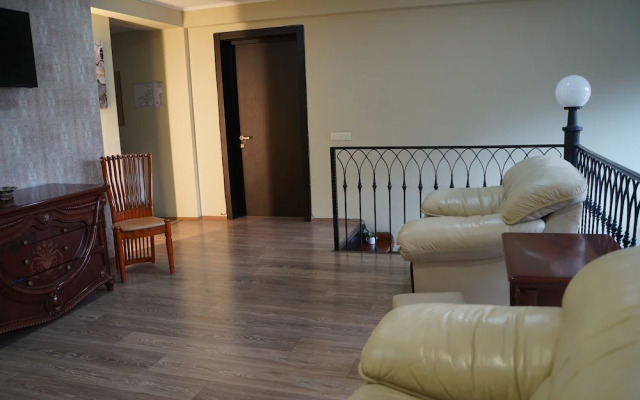 Aura Plaza Hotel