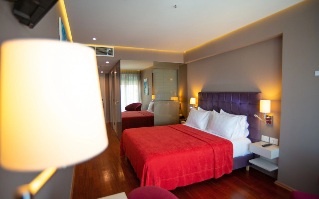 Bougainville Bay Hotel