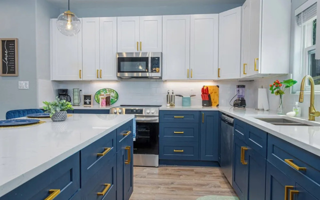 Heaven-sent Convenient 4br/ 3BA Near Downtown
