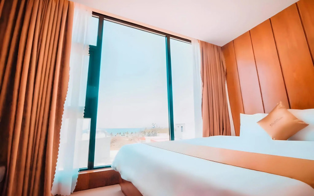 Mira Hotel