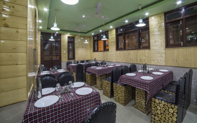 OYO 4944 Hotel New Prince Inn