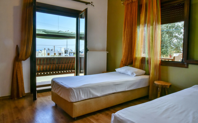 Iraklis Studios & Apartments