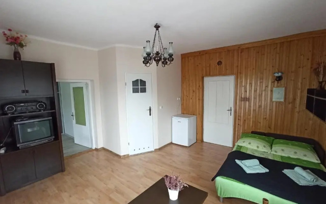Apartament-studio, pokoje u Lucy