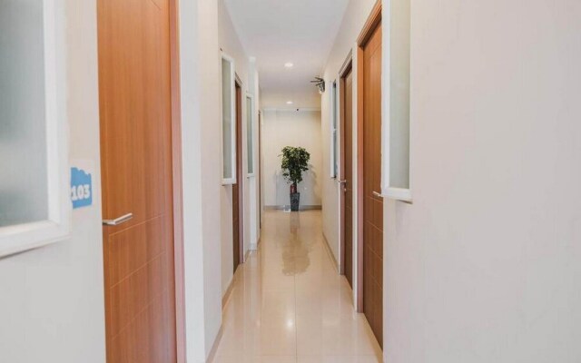Kost M25 Hostel by Reddoorz
