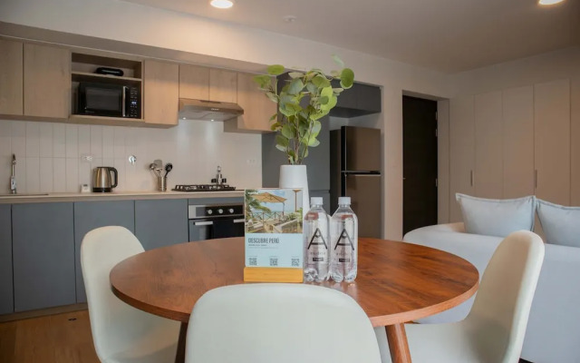 w Inviting 2BR w Balcony in Lively Miraflores