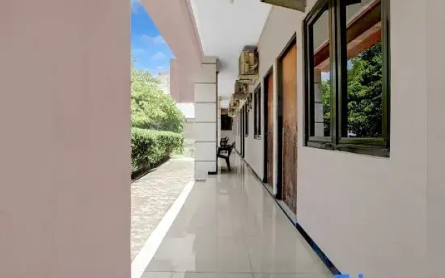 OYO 94899 Homestay Syariah Near UPN