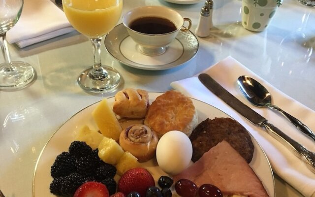 Downtown Guest Quarters Hotel