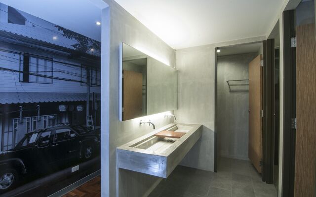 Siam Mitr Hostel