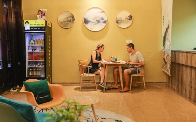 Bamboo House & Hotel