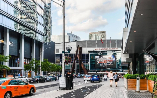 50+ Floor View of Lake-shore Executive Stay