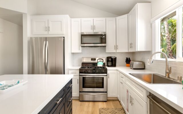 Experience Modern Luxury at Desert Hideaway