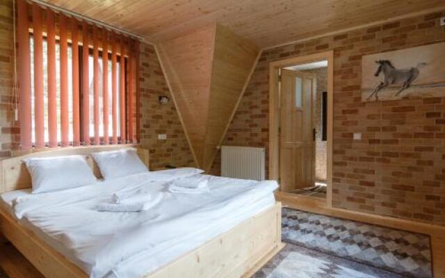 Centrul De Echitatie Poiana Brasov