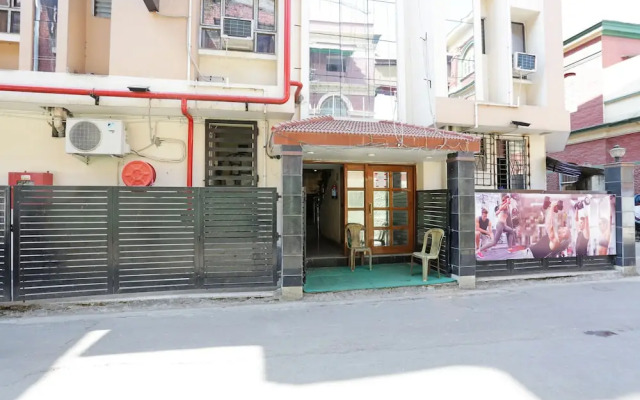 OYO 9818 Hotel Diamond Plaza