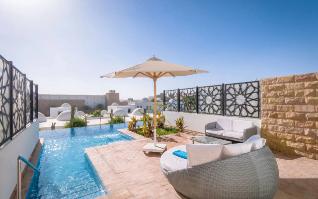 Fort Arabesque Beach Resort
