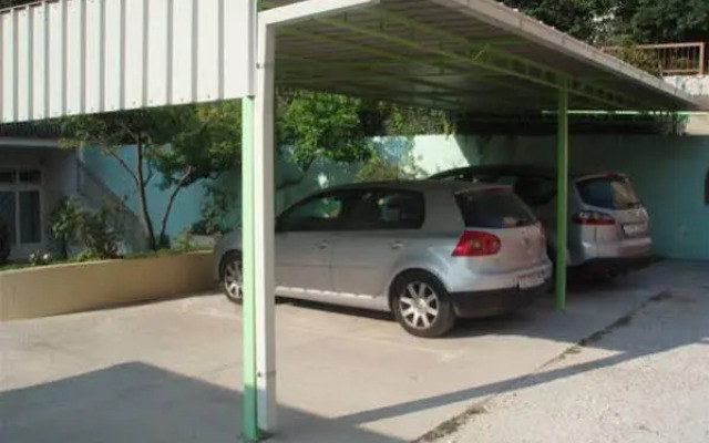 Private Accomodation Madunic