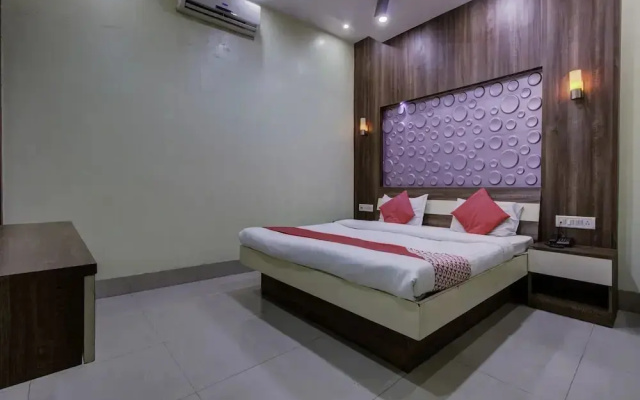 Savoy Hotel By OYO Rooms