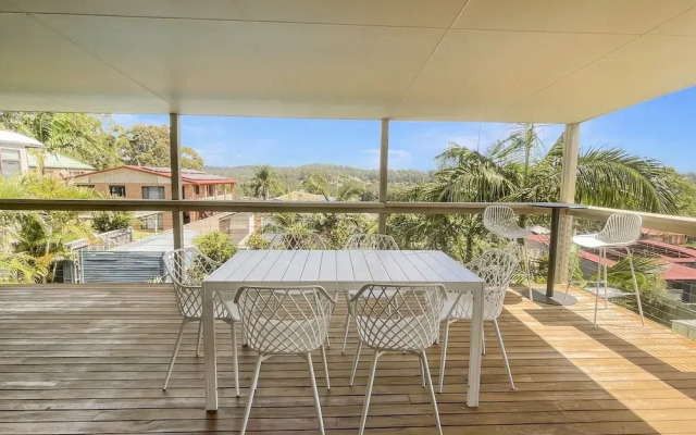 Coastal Upper-level Home With Pool Access